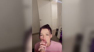 Xo Sarahx gets sloppy and deepthroats like a pro on OnlyFans