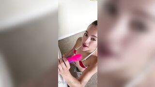 Mercedesthedancer's OnlyFans caught on camera sucking and fucking their dildos - Leaked!