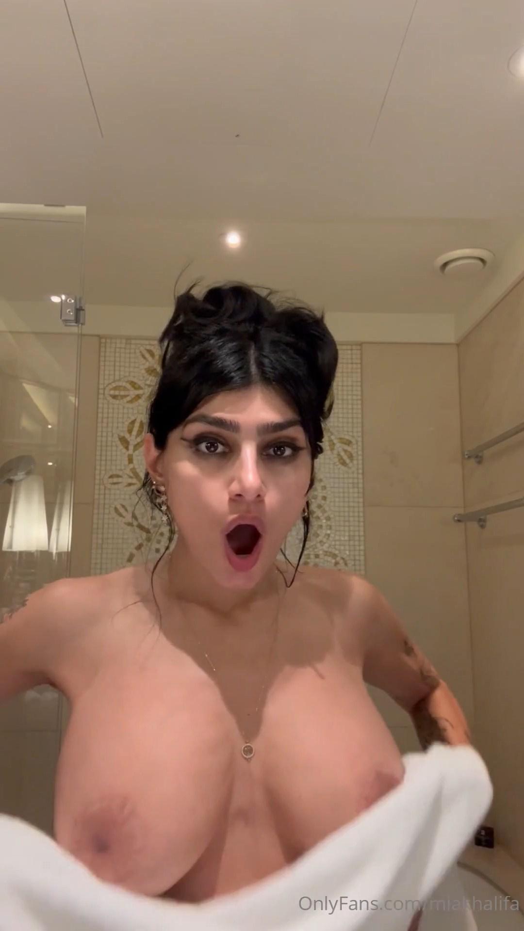 Mia Khalifa Nude Teethbrushing OnlyFans Video Leaked